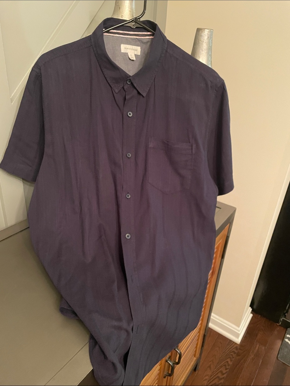 Sun + Stone Men's Short-Sleeve Button Down Shirt in Navy